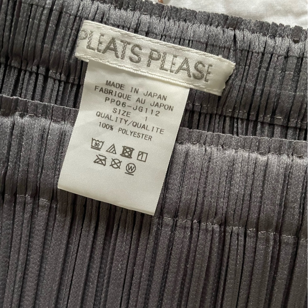 ISSEY MIKAYE Pleats Please Grey Skirt (in stock at Holt Renfrew & SSENSE) - Picture 9 of 12
